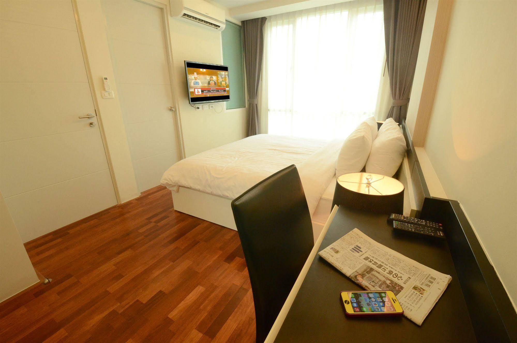 Beverly 33 By Aspira Bangkok Extérieur photo