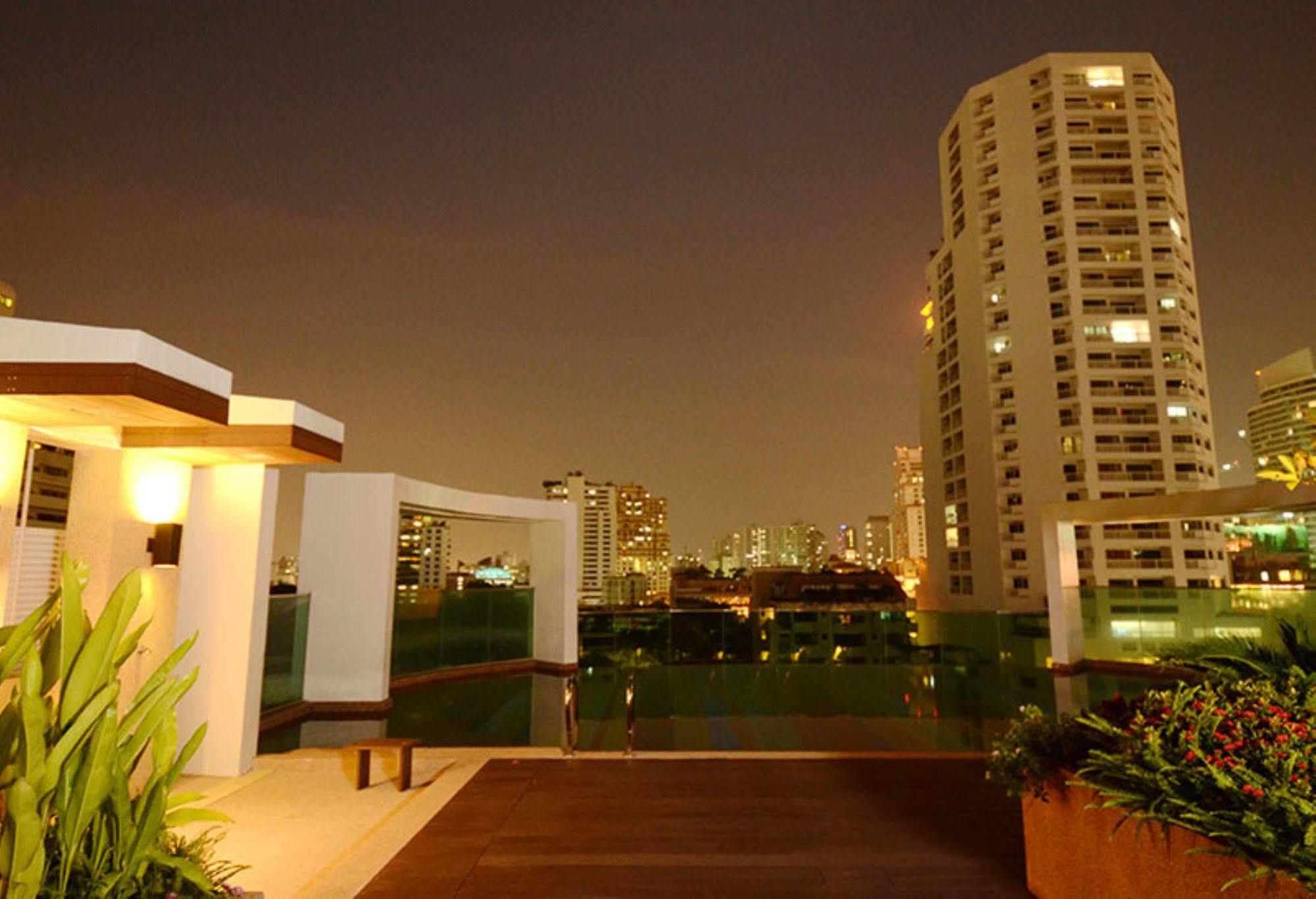 Beverly 33 By Aspira Bangkok Extérieur photo