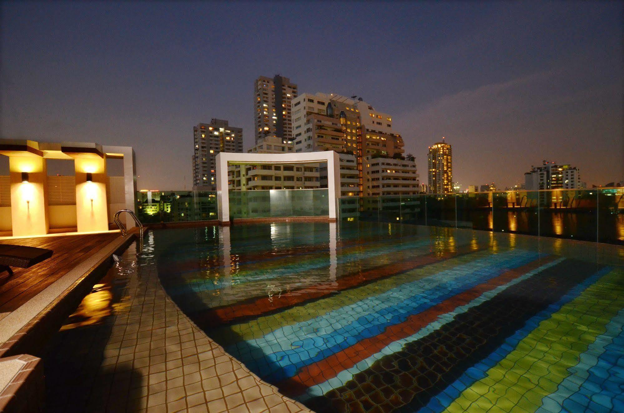 Beverly 33 By Aspira Bangkok Extérieur photo