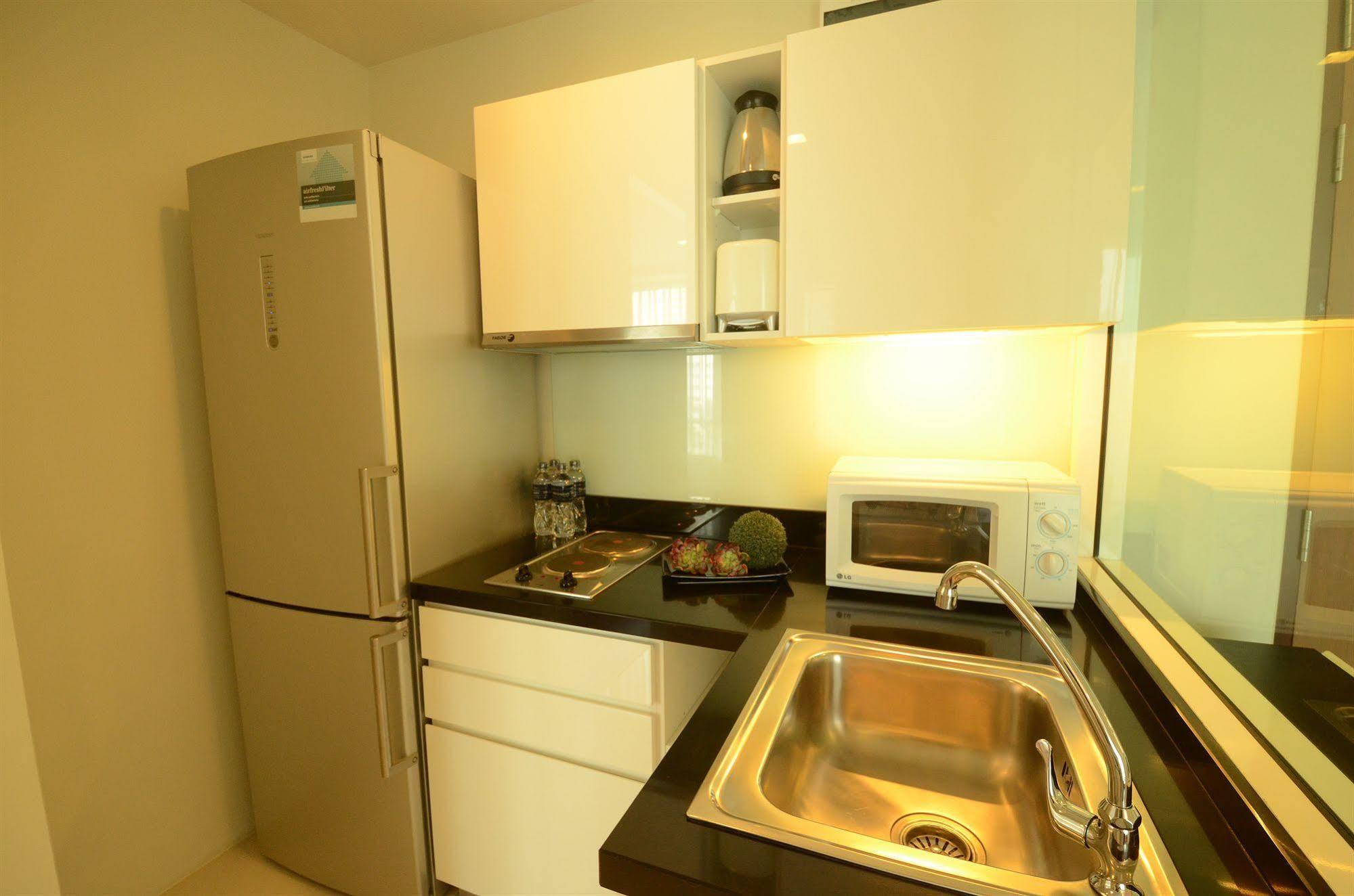 Beverly 33 By Aspira Bangkok Extérieur photo