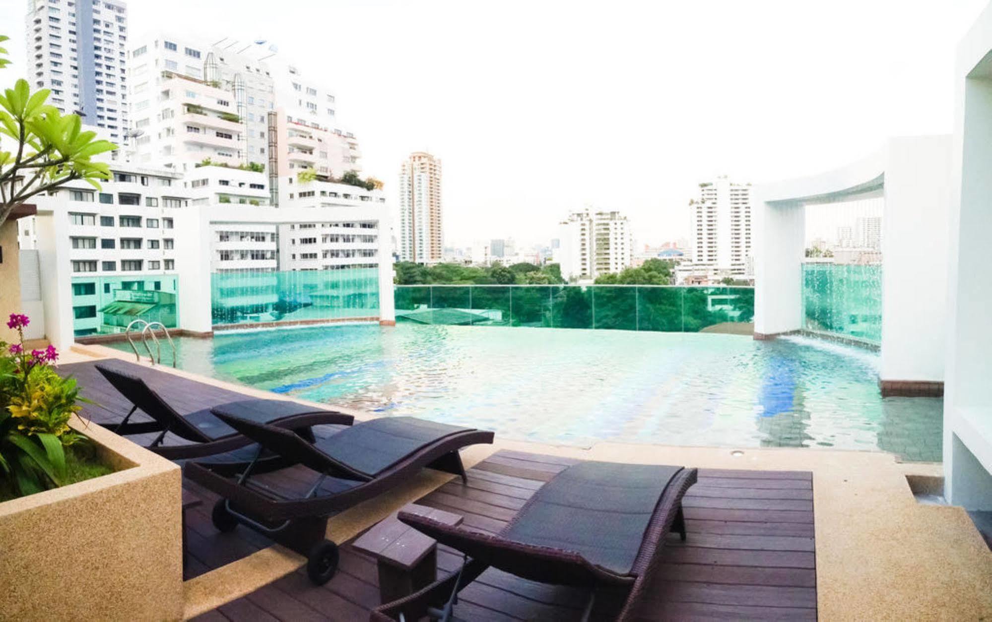 Beverly 33 By Aspira Bangkok Extérieur photo